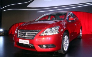 pic-11-launch-of-the-all_new-sylphy_cayenne-red